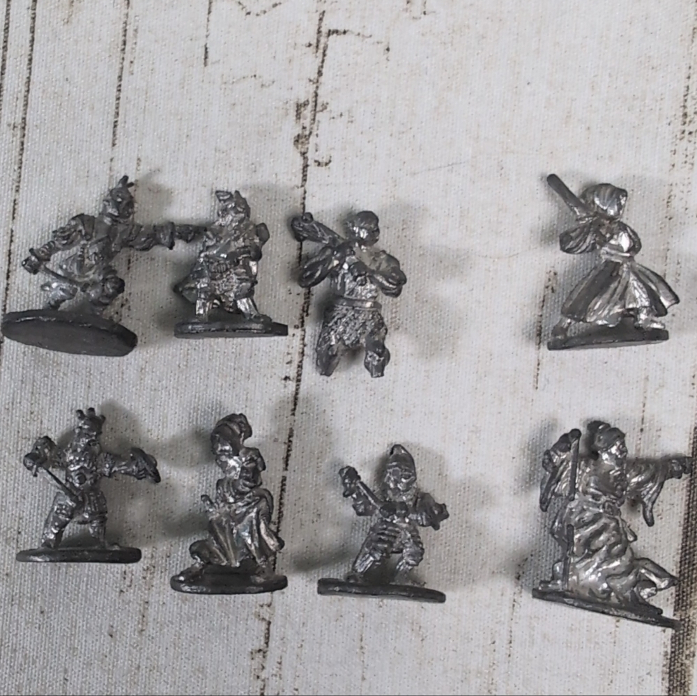 Lot Of 8 Metal Fantasy RPG Mini Figures